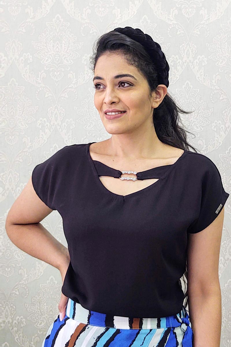 9111 Blusa c/ Detalhe no Decote